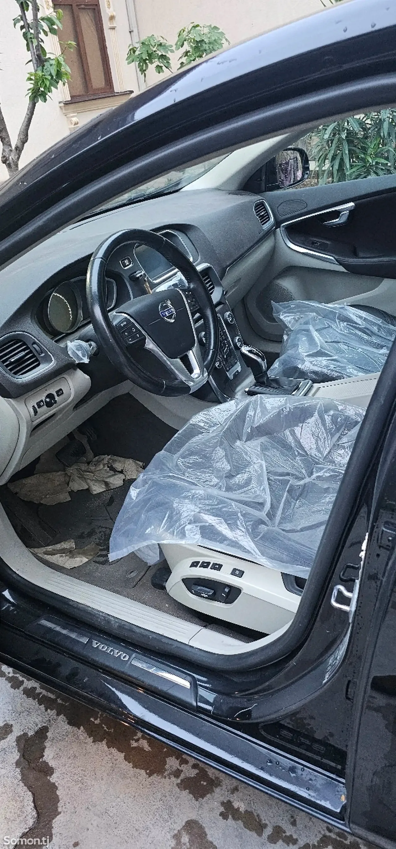 Volvo V40 2015 · 2.0 AT