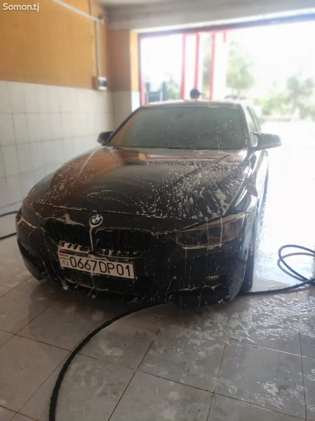 BMW 3 series 2013 · 2.0 AT