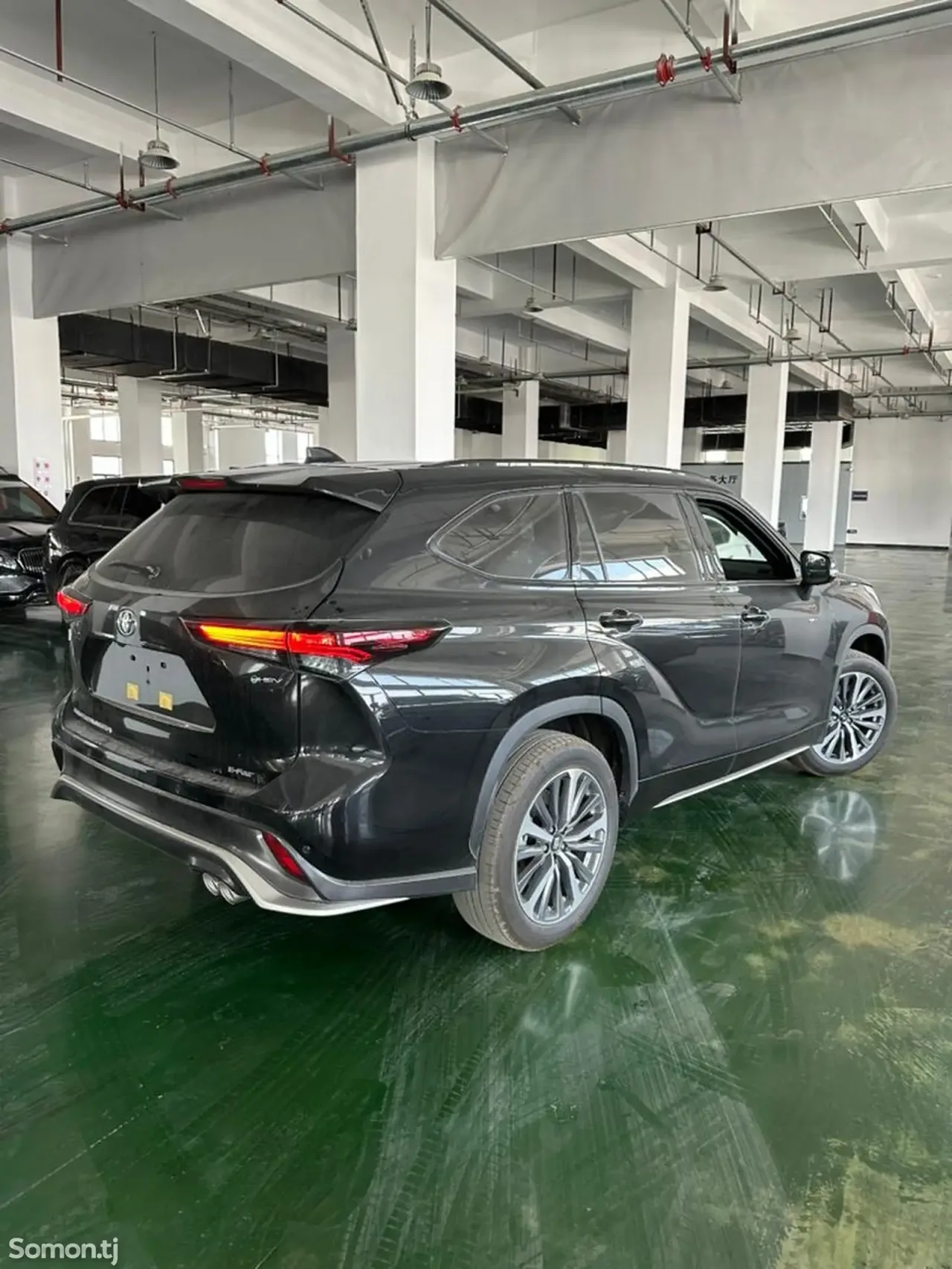 Toyota Crown 2025 · 2.5 AT