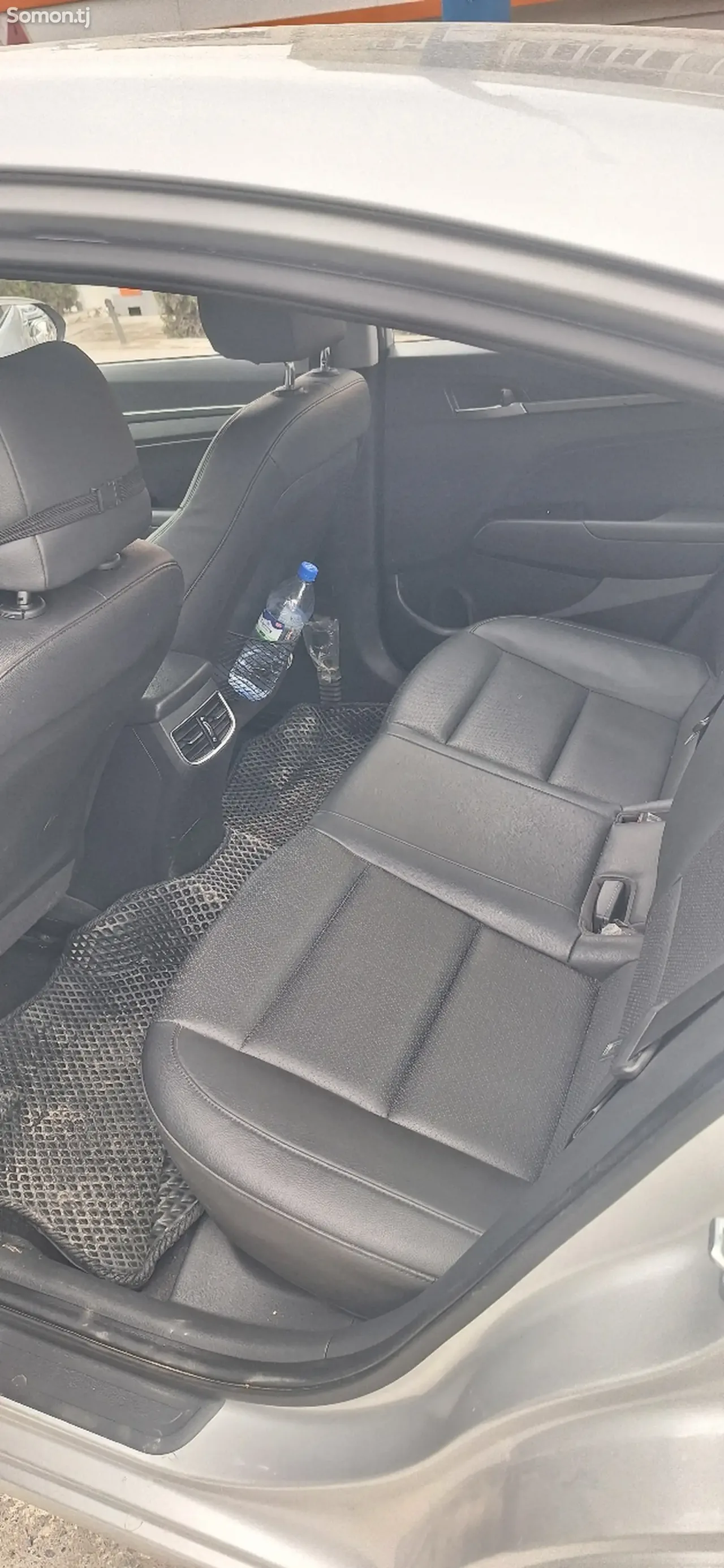 Hyundai Avante 2016 · 1.6 AT