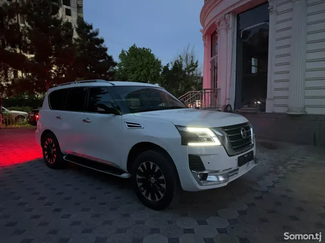 Nissan Patrol 2014 · 5.7 AT