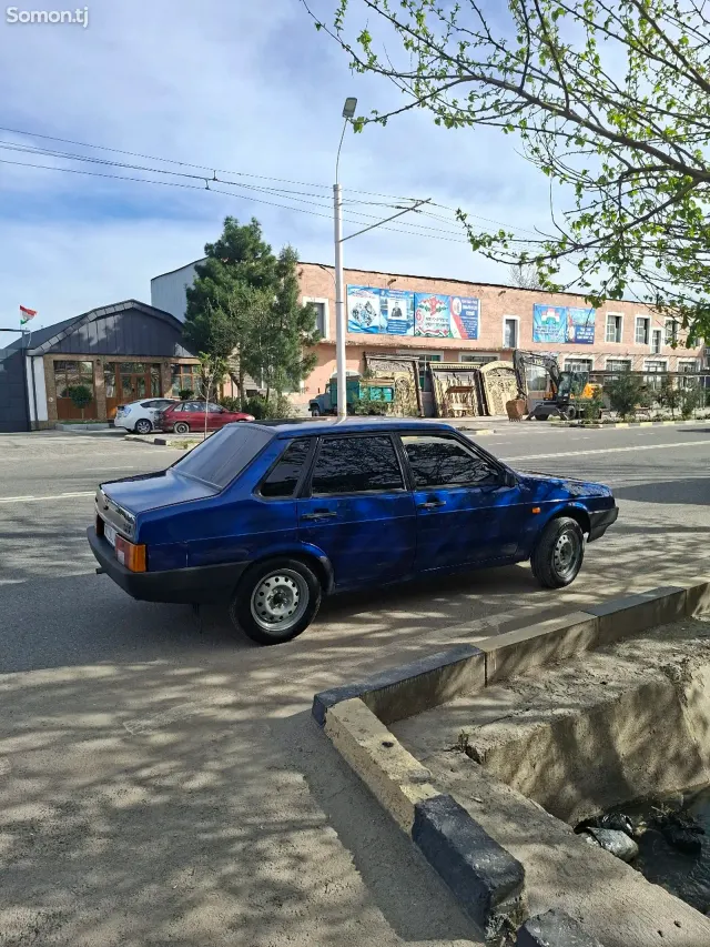 Lada (ВАЗ) 21099 2004 · 1.7 MT