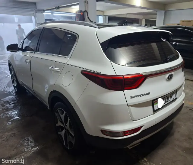 Kia Sportage 2015 · 2.0 AT
