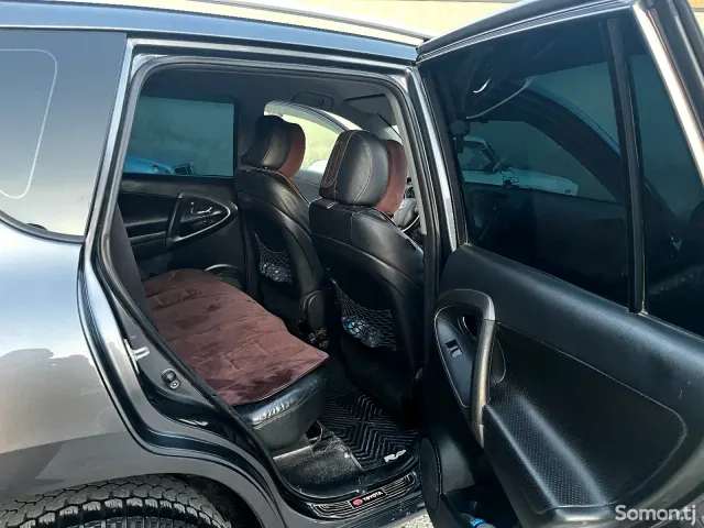 Toyota RAV 4 2012 · 2.0 AT