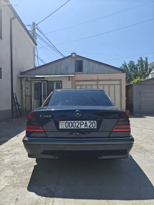 Mercedes-Benz C class 1999 · 2.4 AT