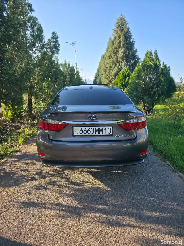 Lexus ES series 2014 · 3.0 AT
