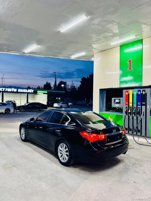 Infiniti Q series 2015 · 3.5 AT