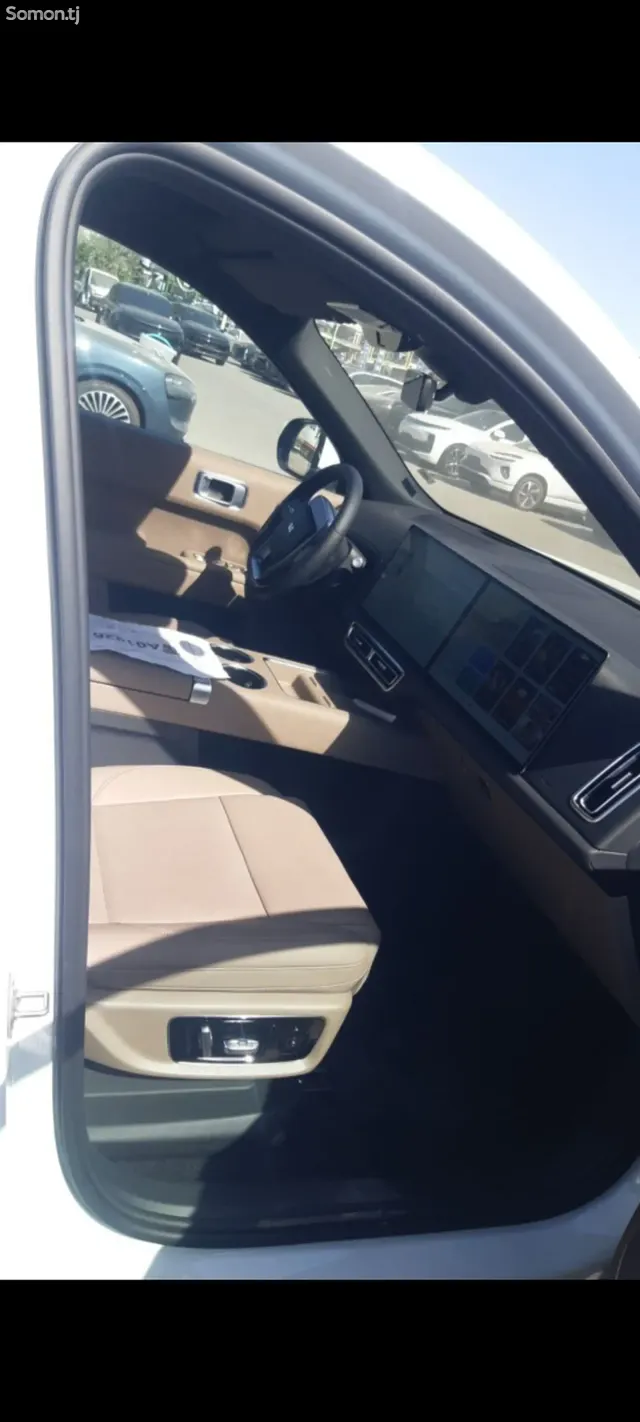 Li Auto (Lixiang) L9 2025 · 4.0 AMT