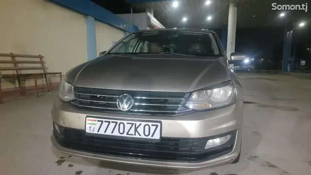 Volkswagen Polo 2019 · 1.6 AT