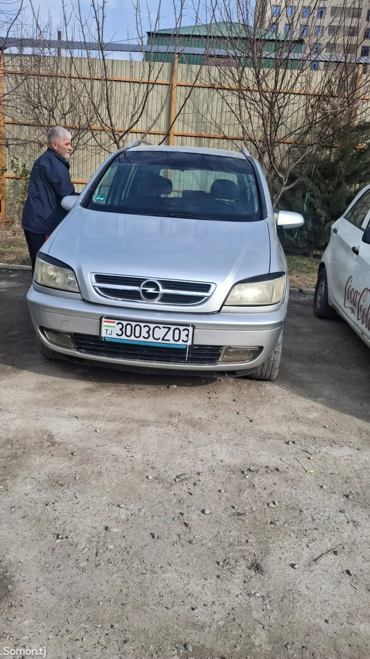 Opel Zafira 2004 · 1.8 MT