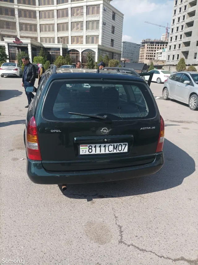 Opel Astra G 1998 · 1.6 MT