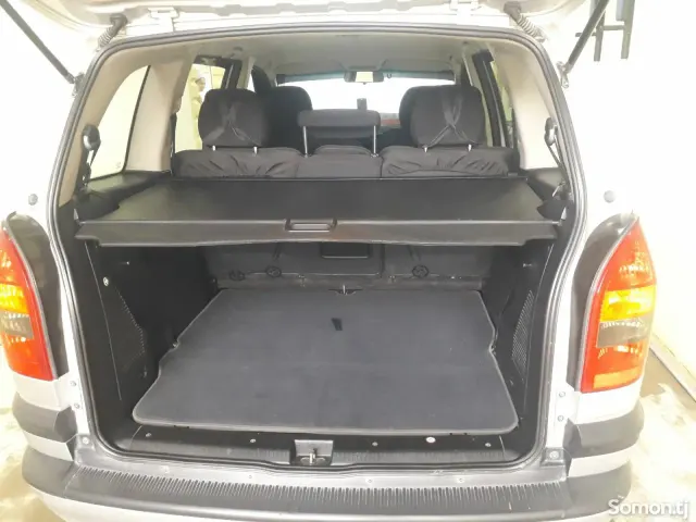 Opel Zafira 2000 · 1.6 MT