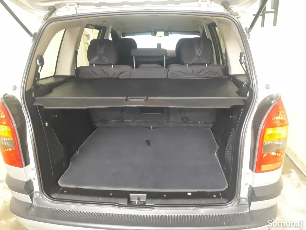 Opel Zafira 2000 · 1.6 MT