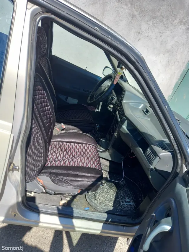 Daewoo Nexia 1995 · 1.6 MT