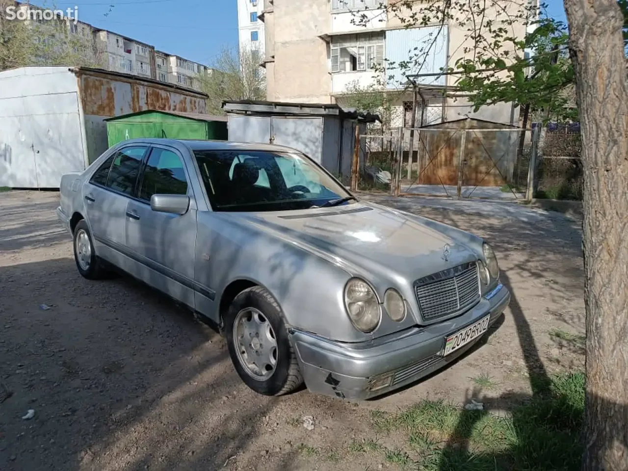 Mercedes-Benz E class 1996 · 2.2 MT