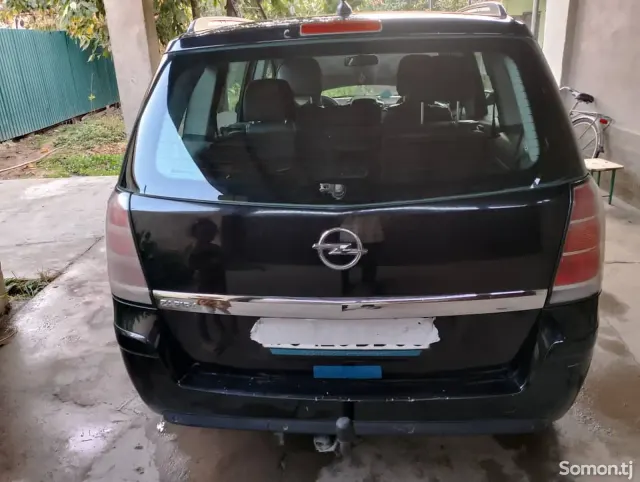 Opel Zafira 2007 · 1.8 MT