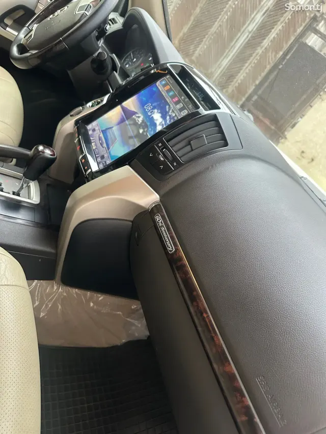 Toyota Land Cruiser 2012 · 4.6 AT