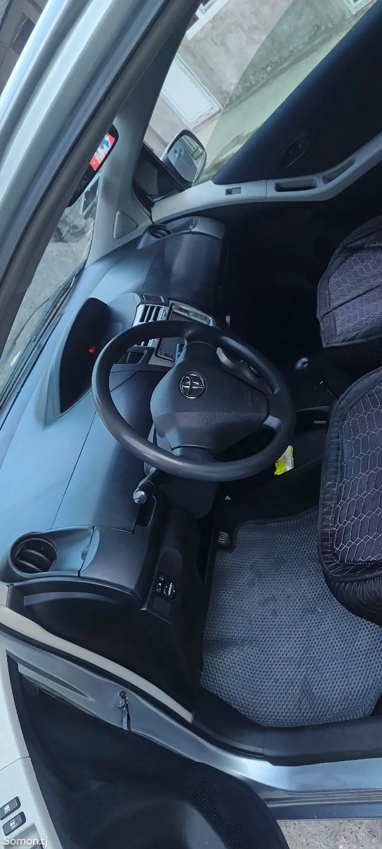 Toyota Vitz 2007 · 1.3 AT