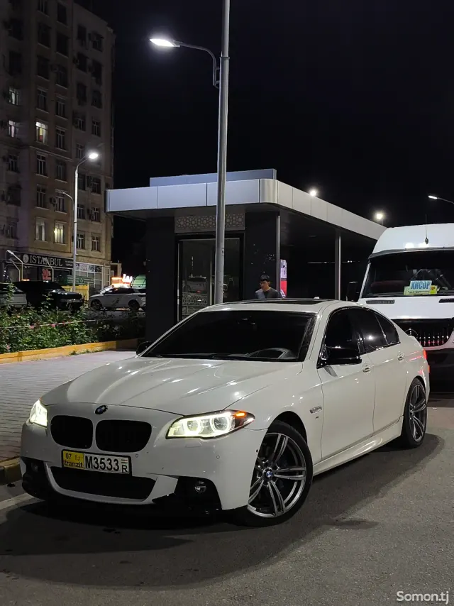 BMW M5 2015 · 3.0 AT