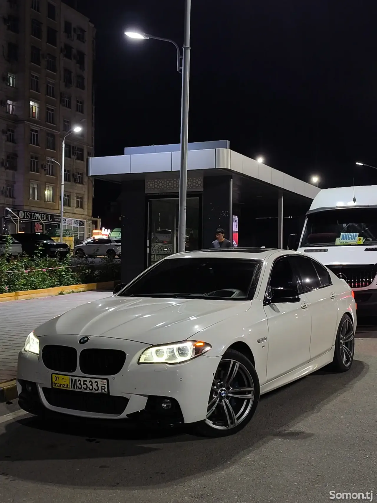 BMW M5 2015 · 3.0 AT