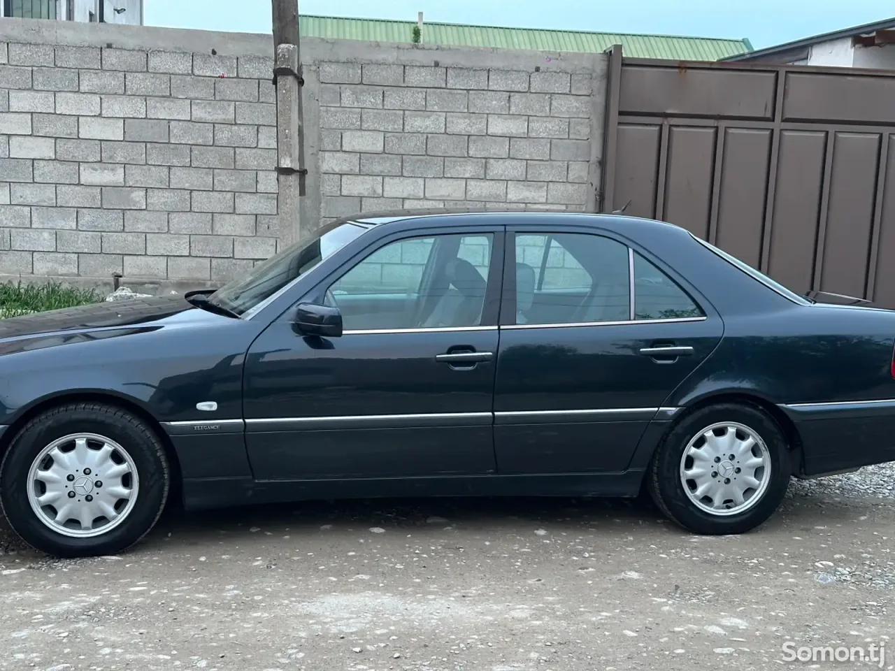 Mercedes-Benz C class 2000 · 2.2 AT