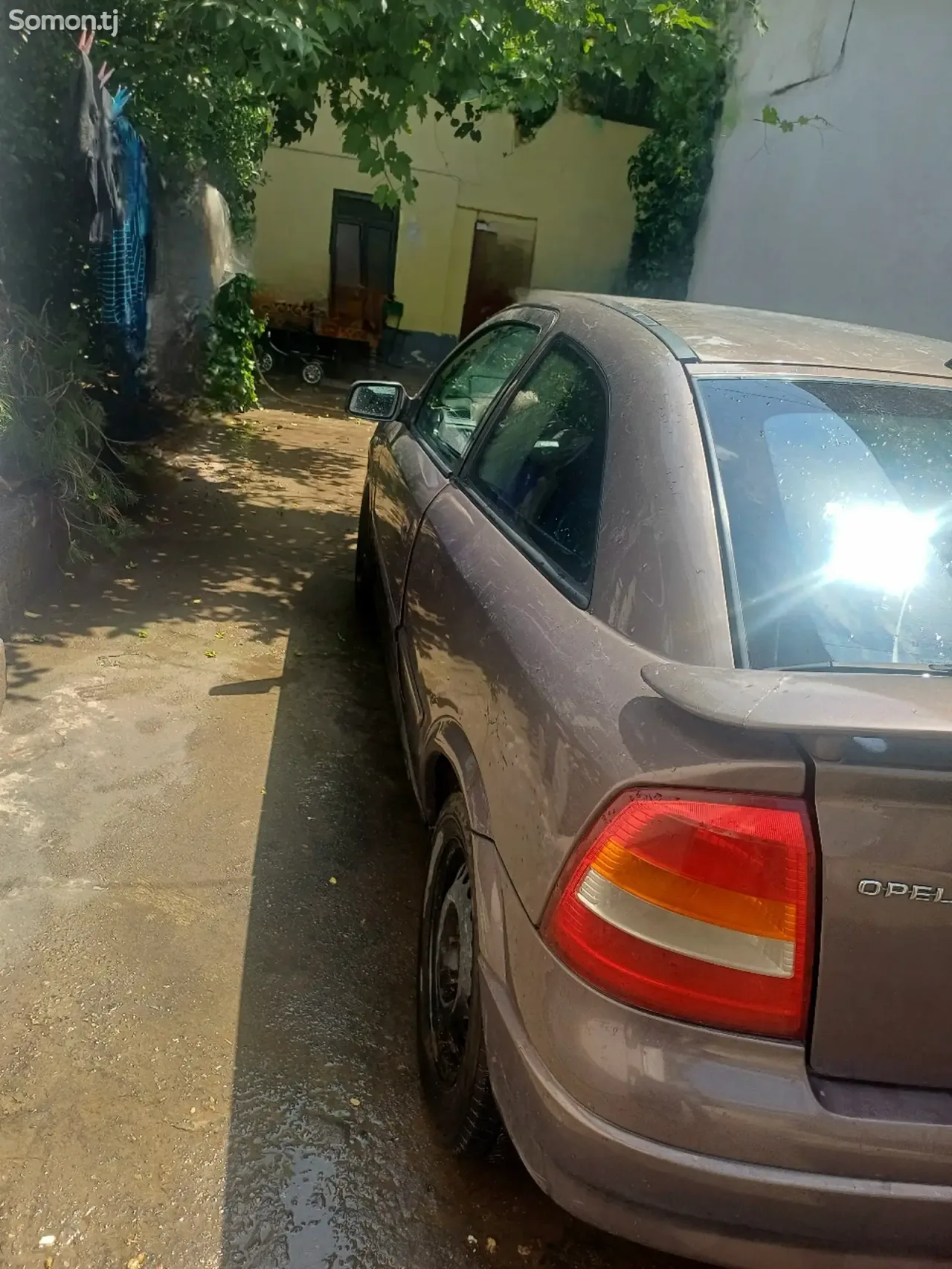 Opel Astra G 1998 · 1.6 MT