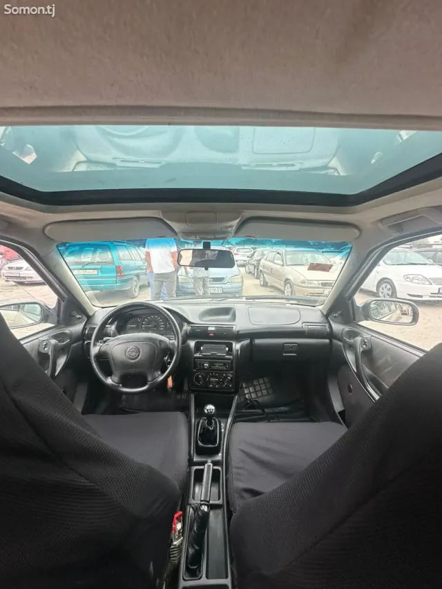 Opel Astra F 1996 · 1.6 MT