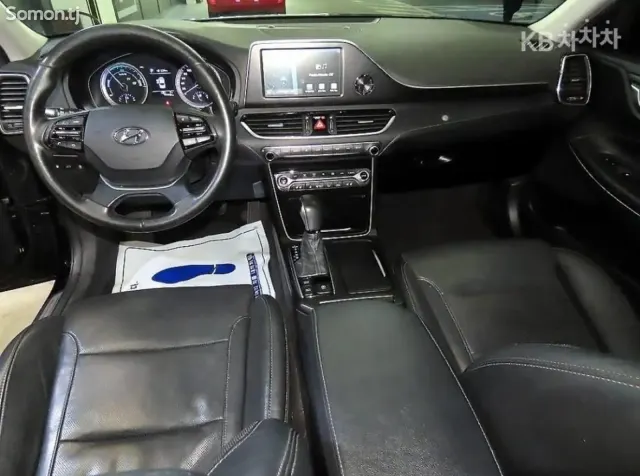 Hyundai Grandeur 2018 · 2.4 AT