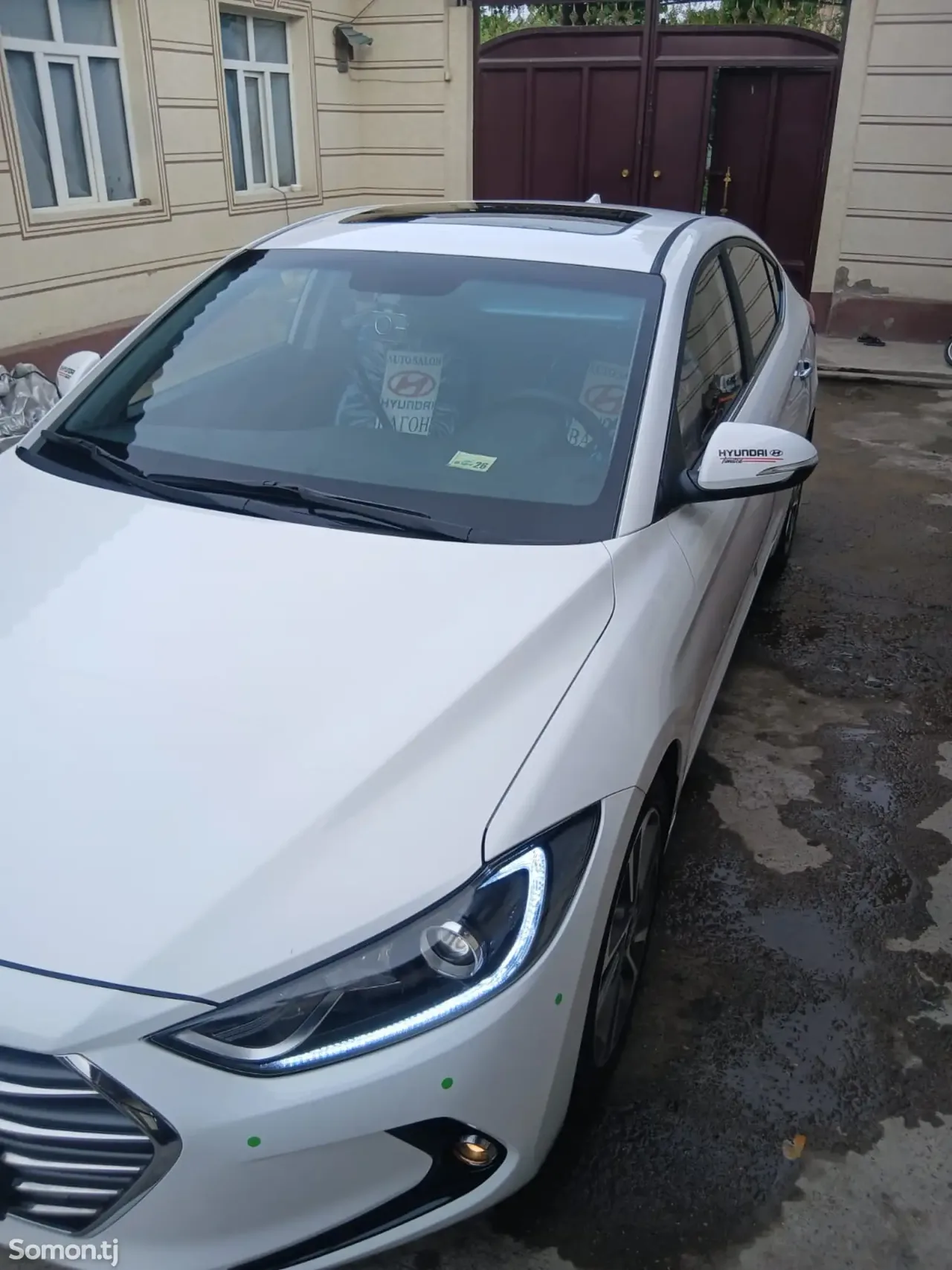 Hyundai Avante 2015 · 1.6 AT