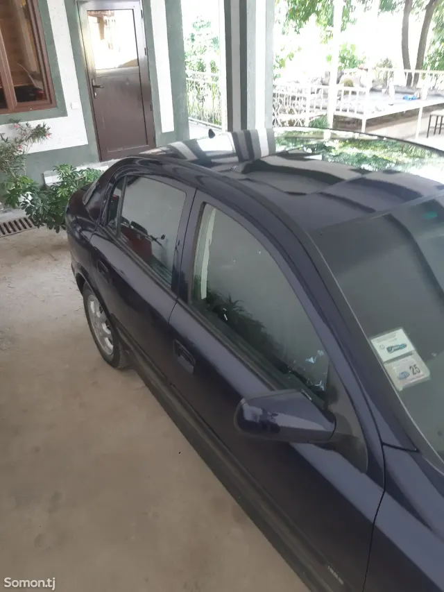 Opel Astra G 1999 · 1.6 MT