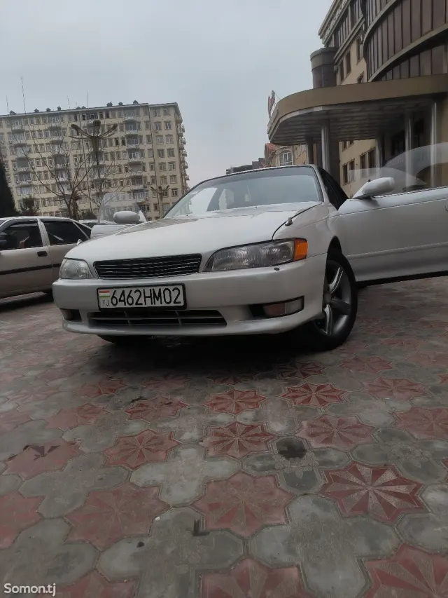 Toyota Mark II 1990 · 2.5 AT