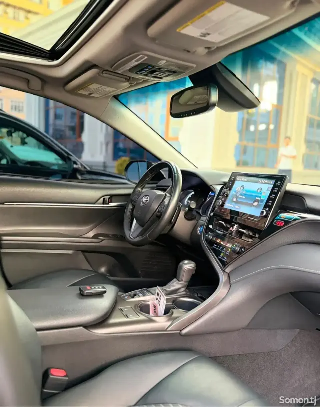 Toyota Camry 2021 · 2.5 AT