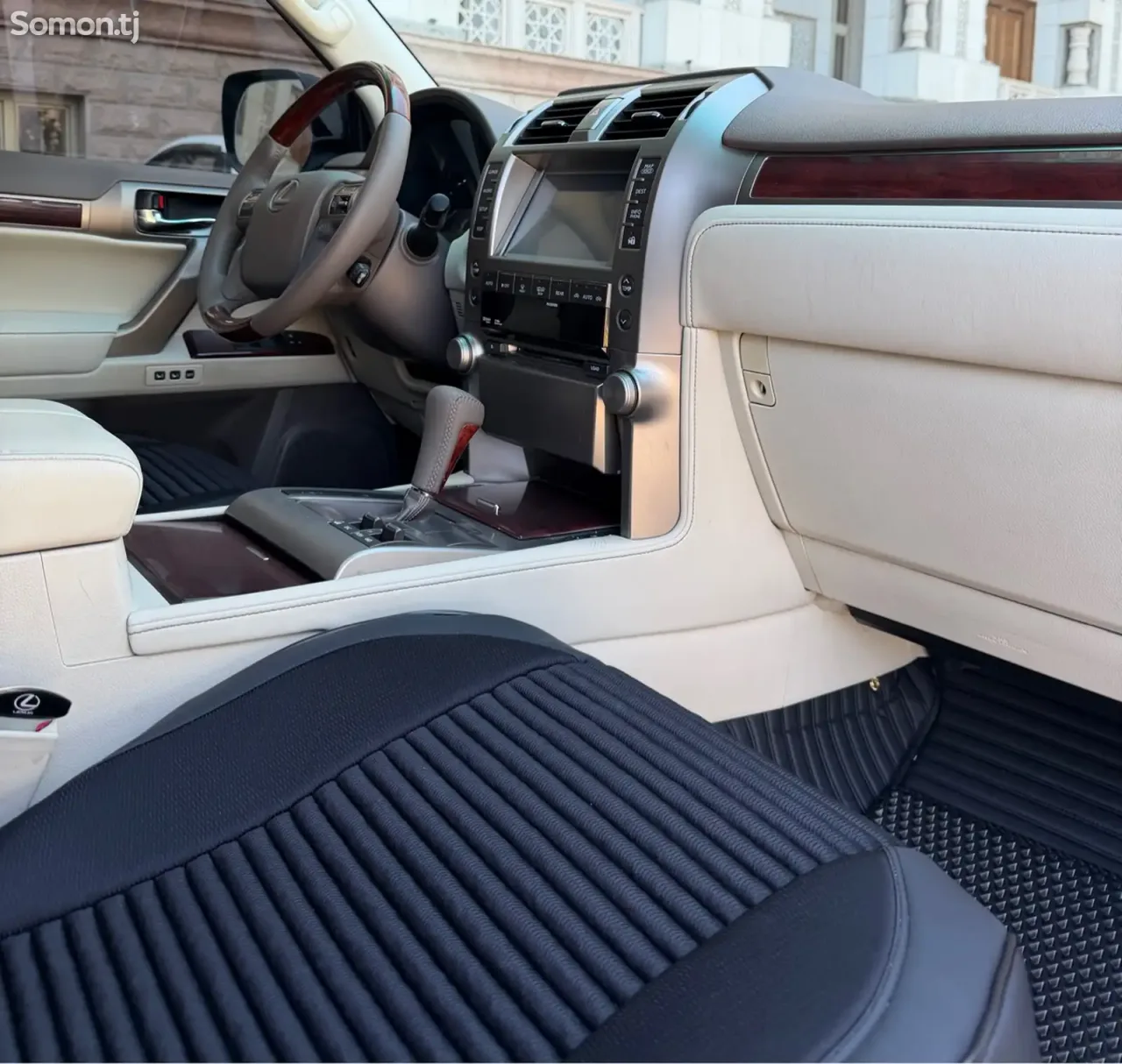 Lexus GX series 2010 · 4.6 AT