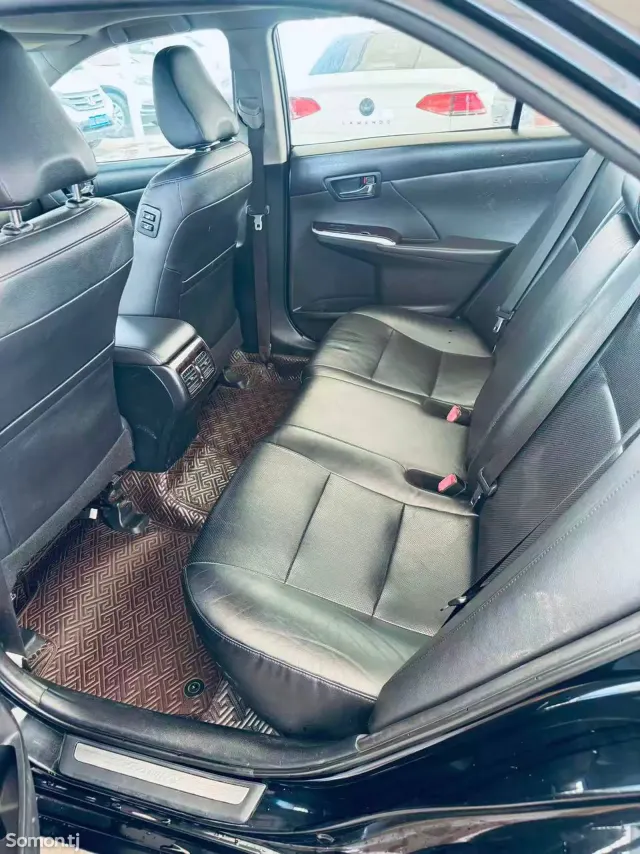 Toyota Camry 2016 · 2.0 AT