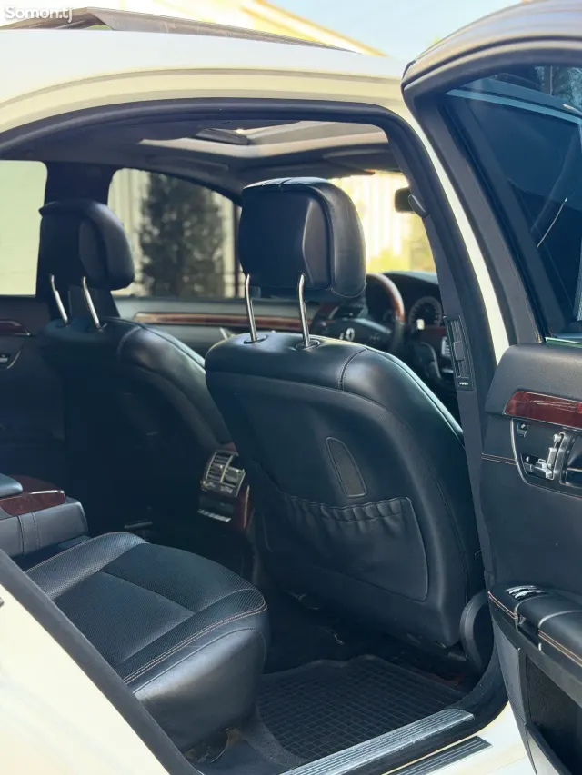 Mercedes-Benz S class 2012 · 3.5 AT