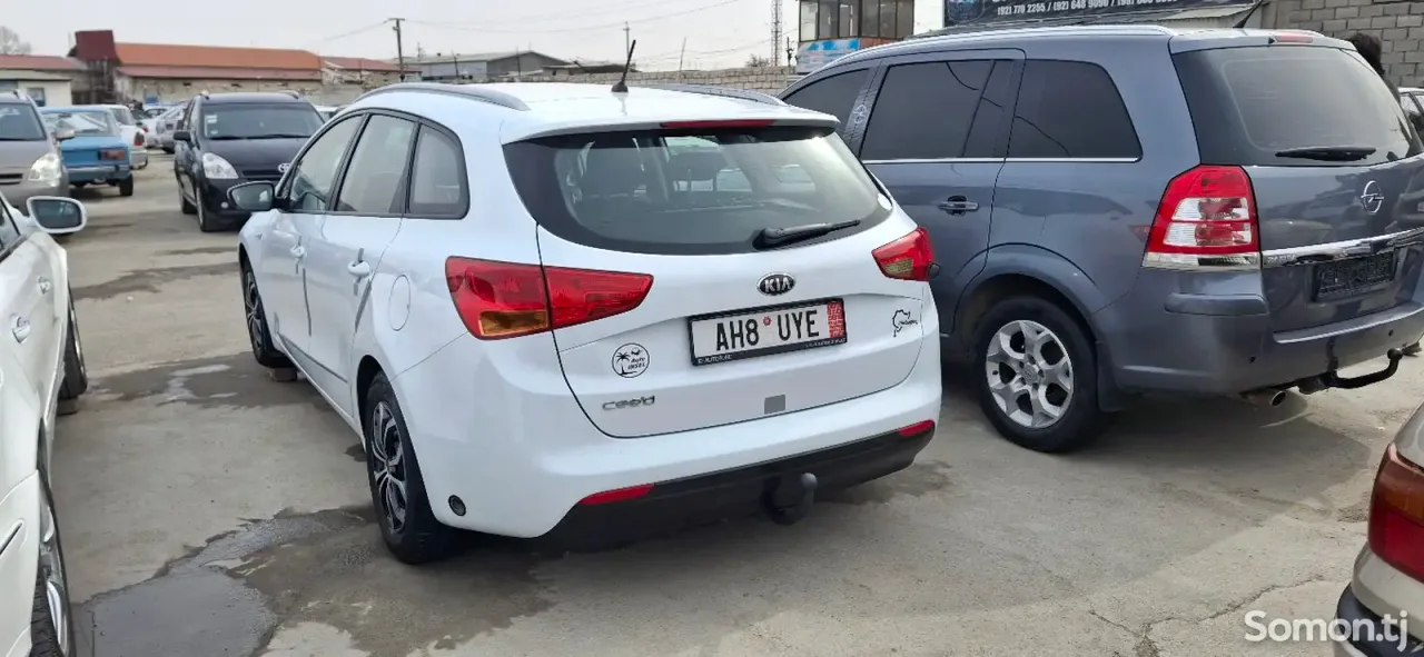 Kia Ceed 2014 · 1.6 MT