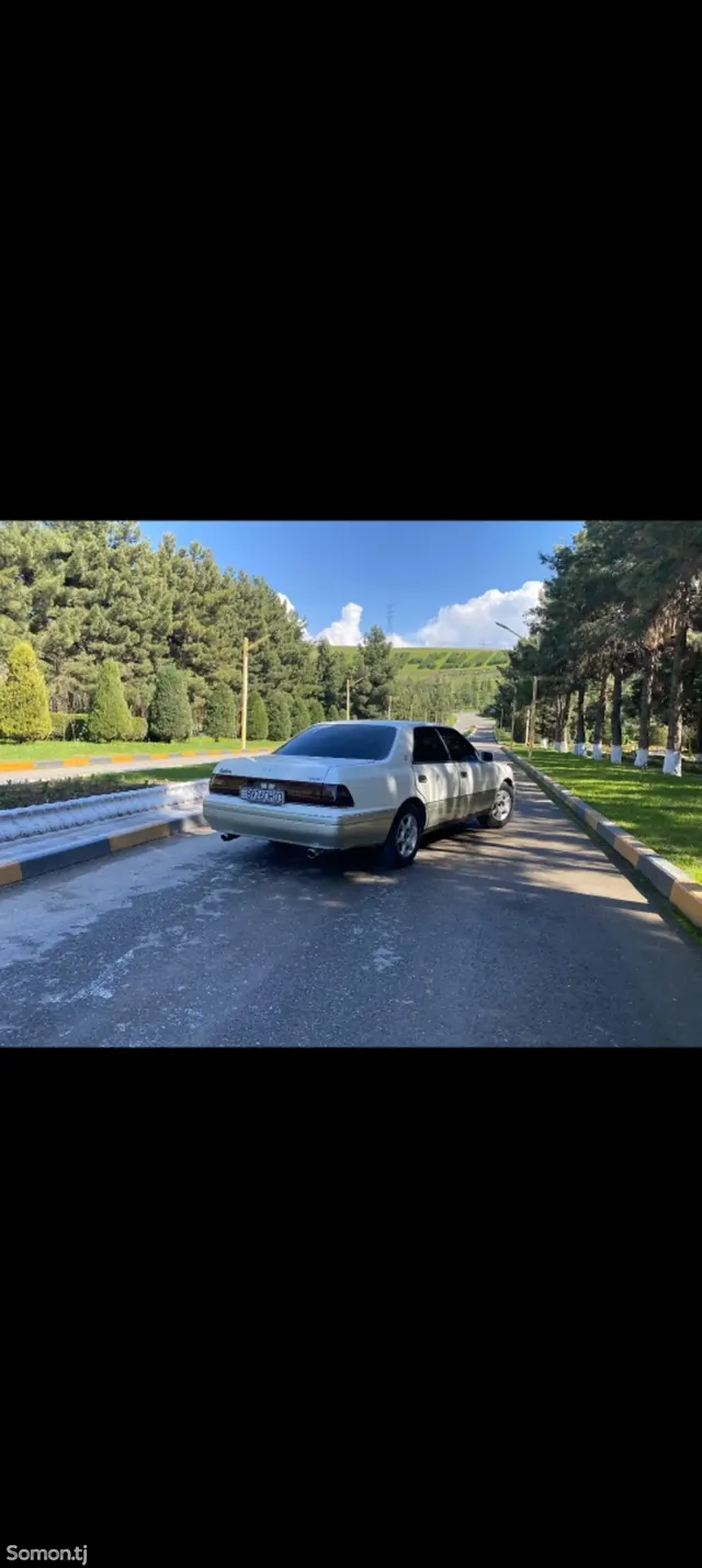 Toyota Crown 1995 · 2.5 AT