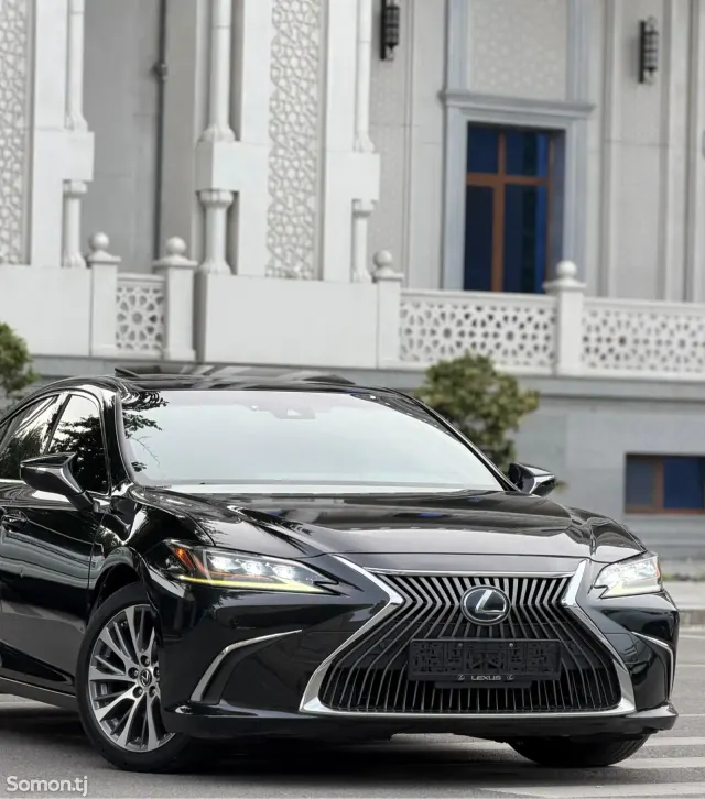 Lexus ES series 2019 · 3.0 AT