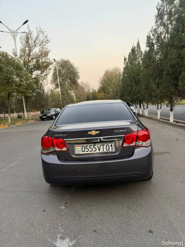 Chevrolet Cruze 2011 · 1.8 AT