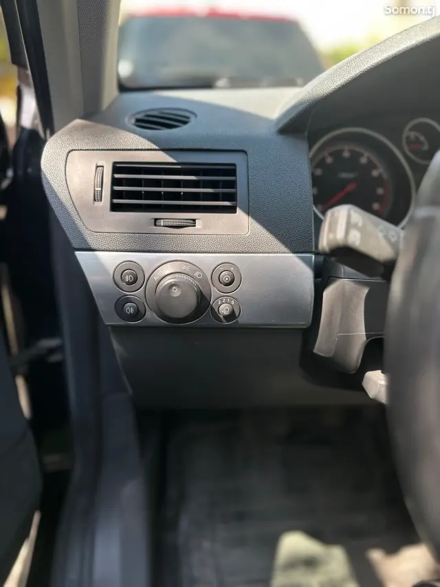 Opel Astra H 2007 · 1.6 MT