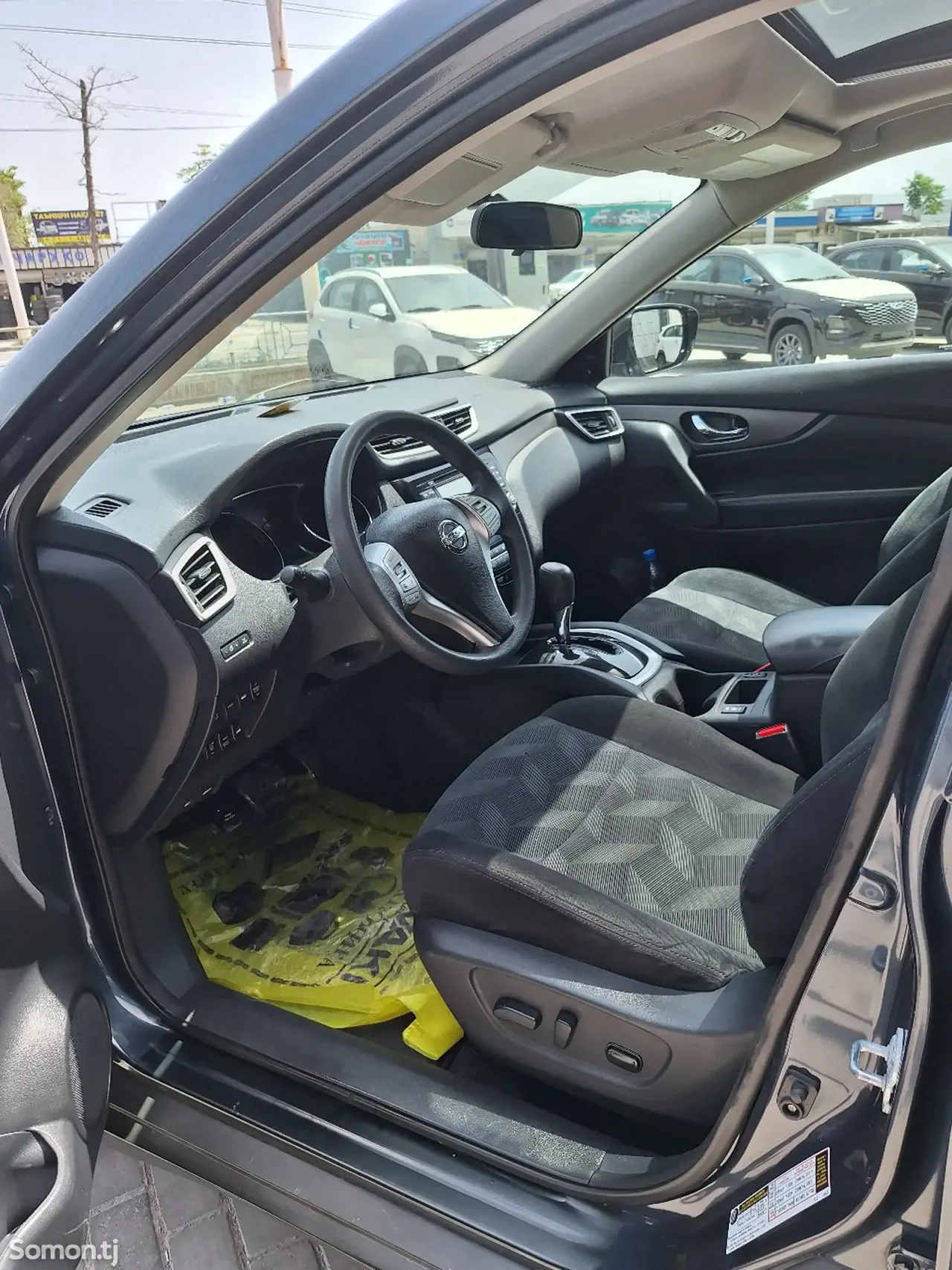 Nissan Rogue 2017 · 2.4 AT