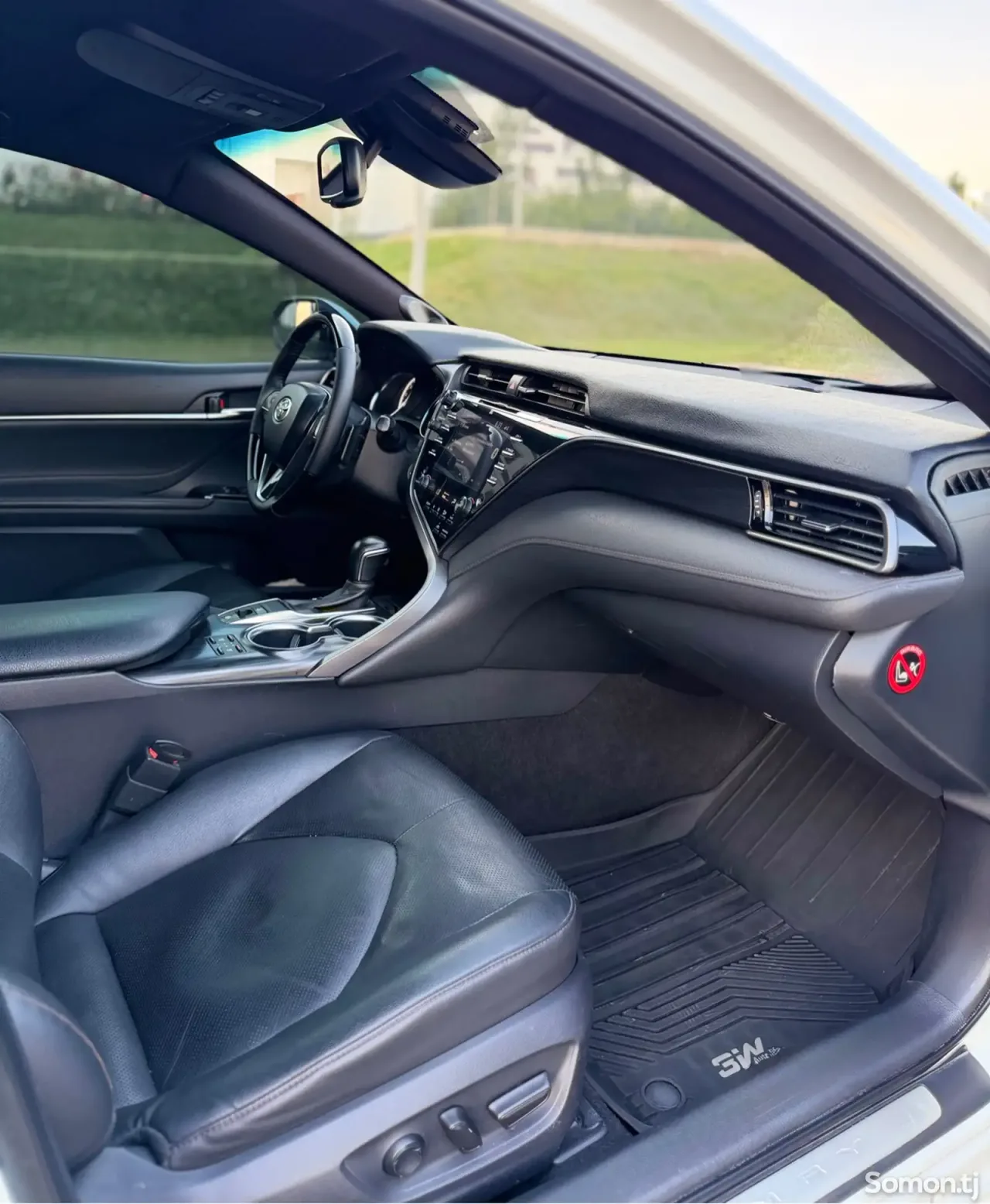 Toyota Camry 2018 · 3.5 AT