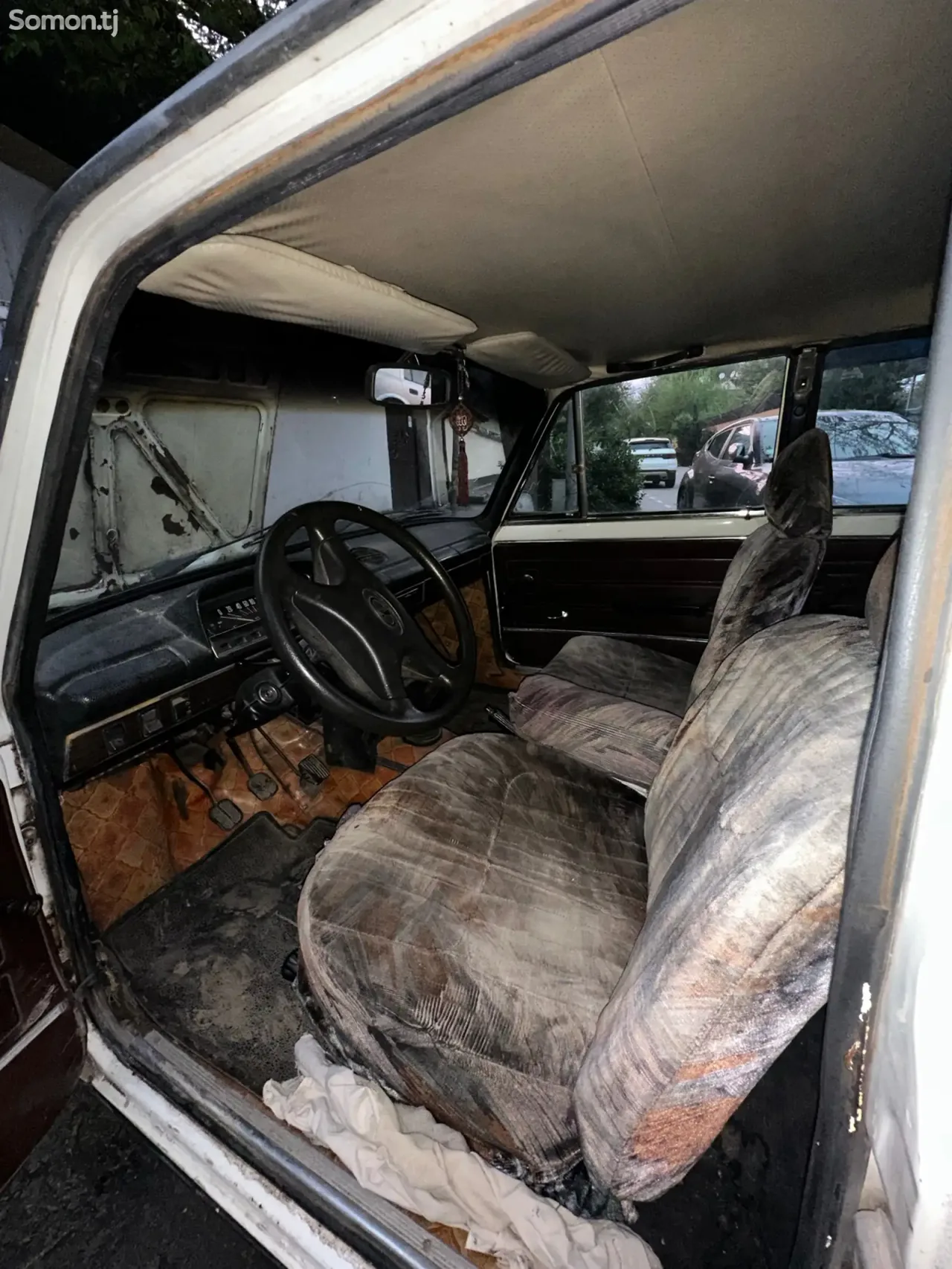 Lada (ВАЗ) 2113 1984 · 1.3 MT