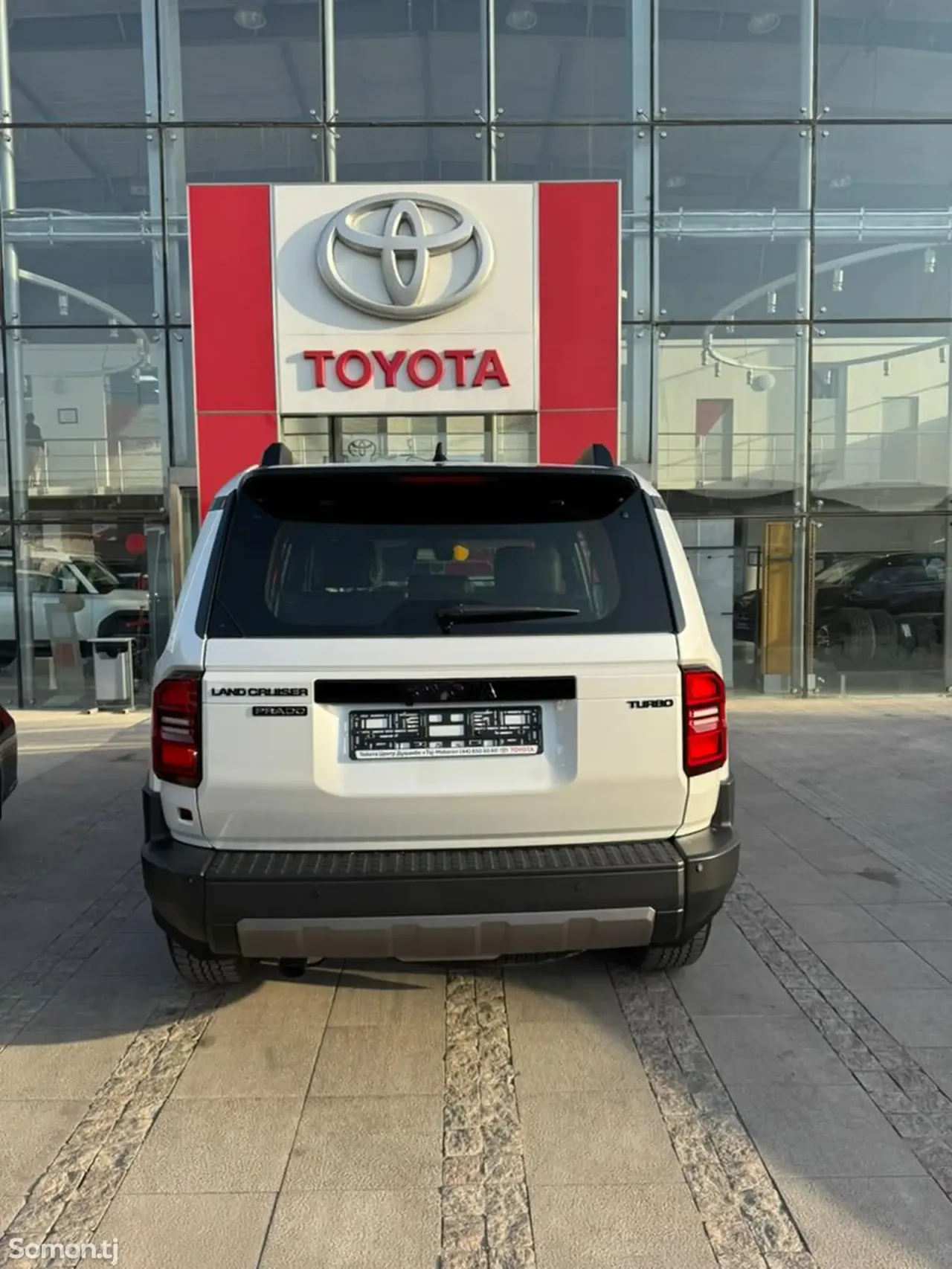 Toyota Land Cruiser Prado 2025 · 2.4 AT
