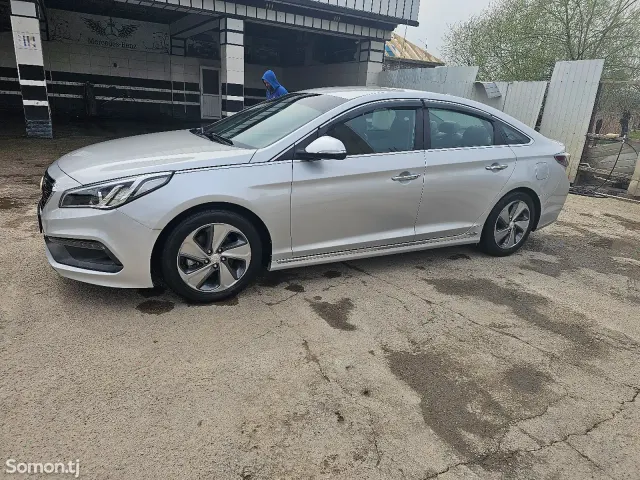Hyundai Sonata 2015 · 2.0 AT