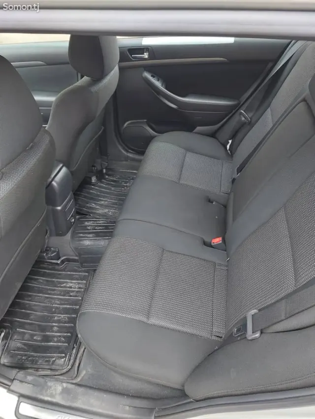 Toyota Avensis 2006 · 2.0 MT