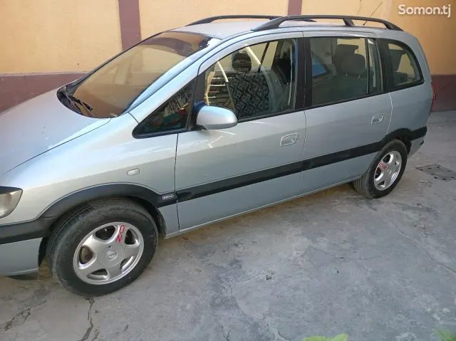 Opel Zafira 1999 · 1.8 MT