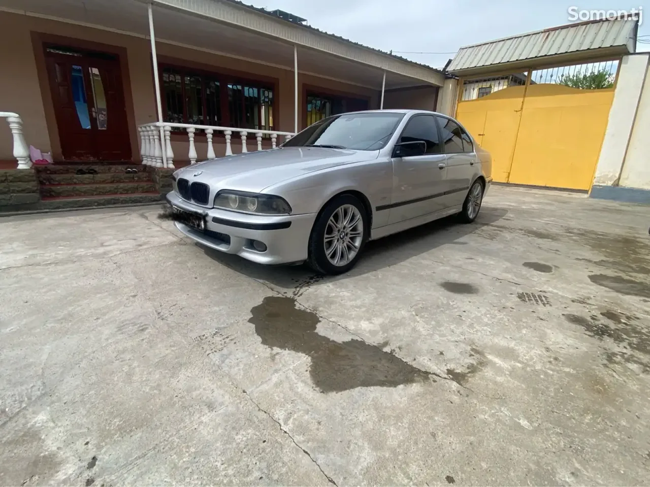 BMW 5 series 2000 · 2.8 MT