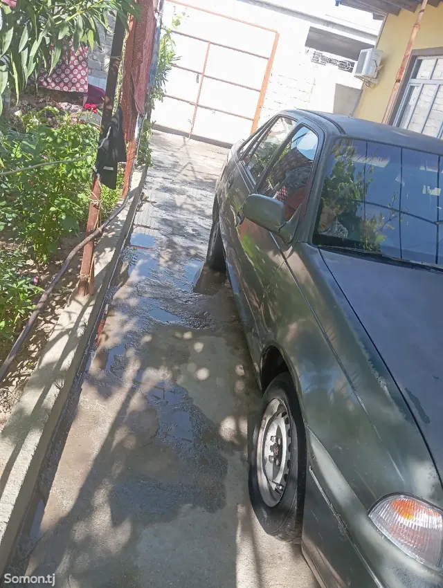 Daewoo Nexia 1995 · 1.6 MT