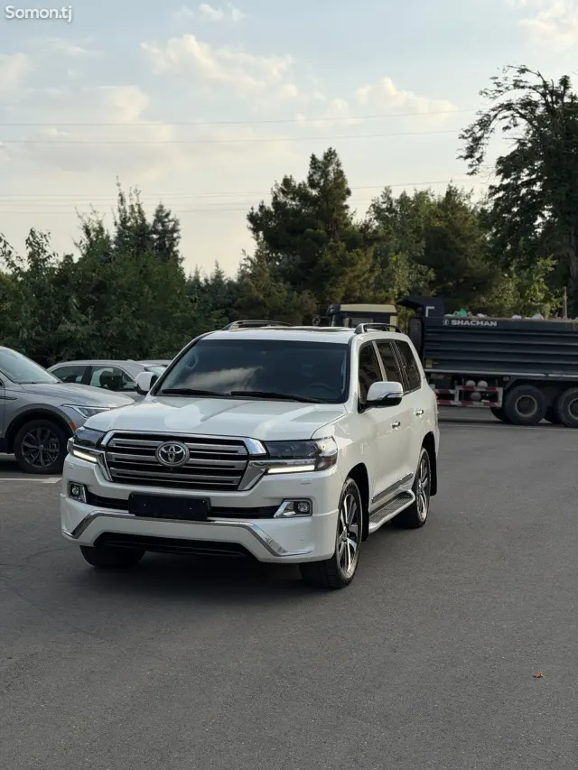 Toyota Land Cruiser 2016 · 4.6 AT